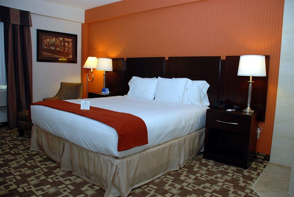 Holiday Inn Express Maspeth By Ihg New York Luaran gambar