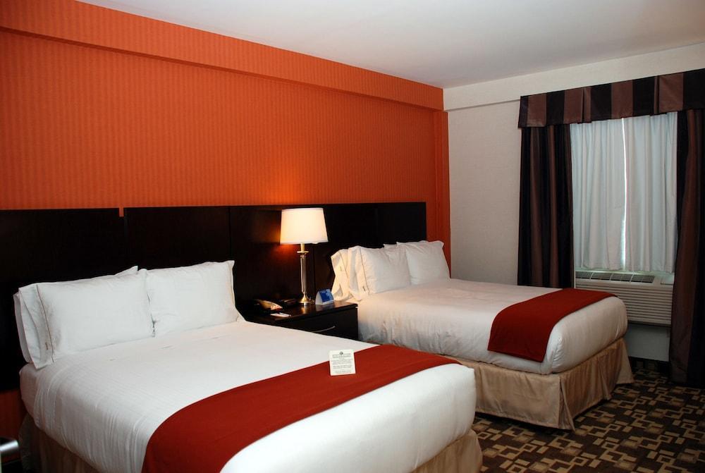 Holiday Inn Express Maspeth By Ihg New York Luaran gambar