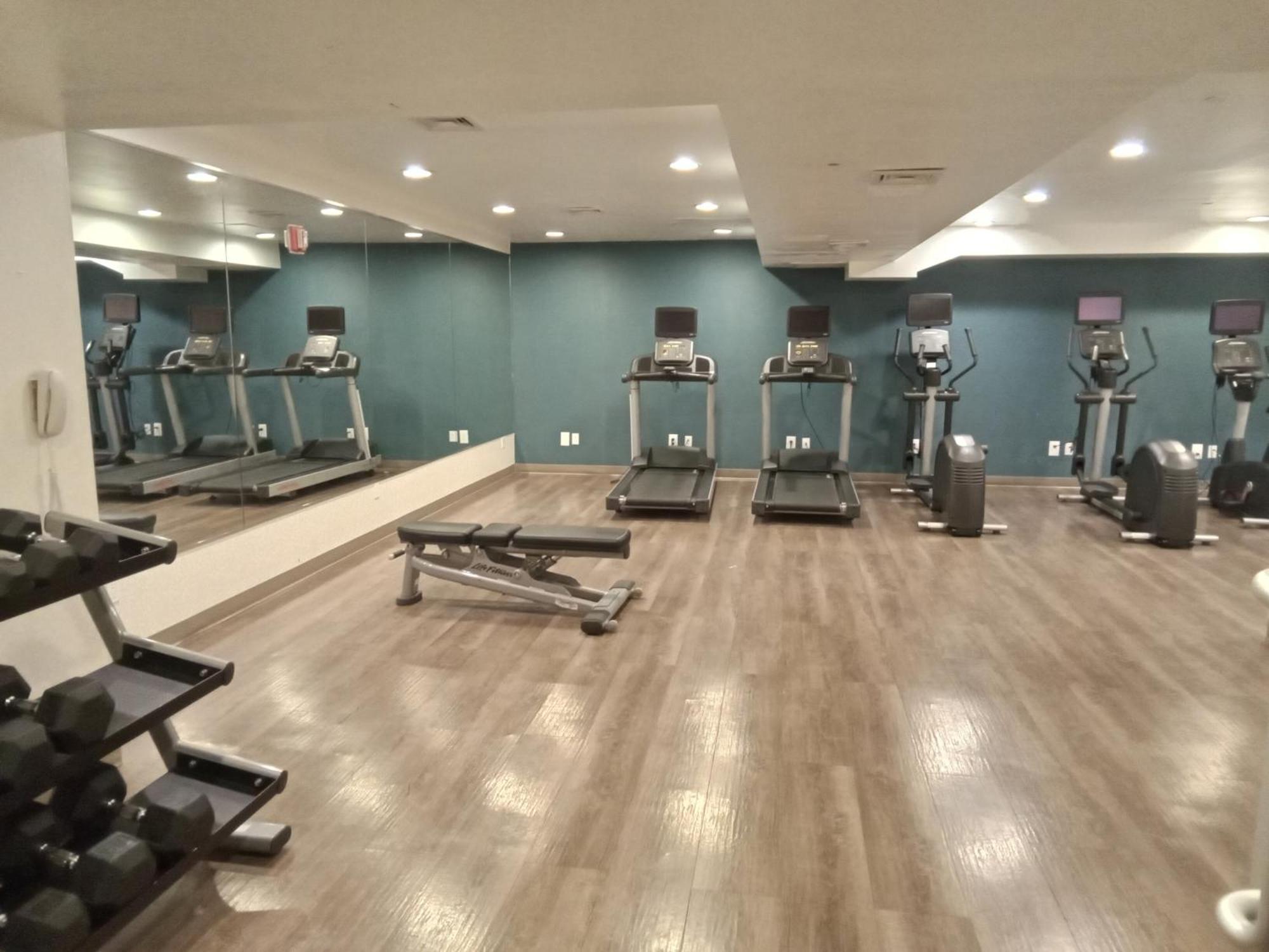 Holiday Inn Express Maspeth By Ihg New York Luaran gambar